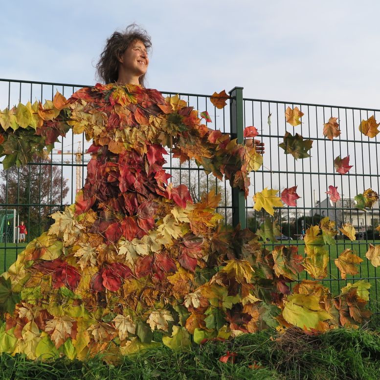 kleid aus herbstlaub